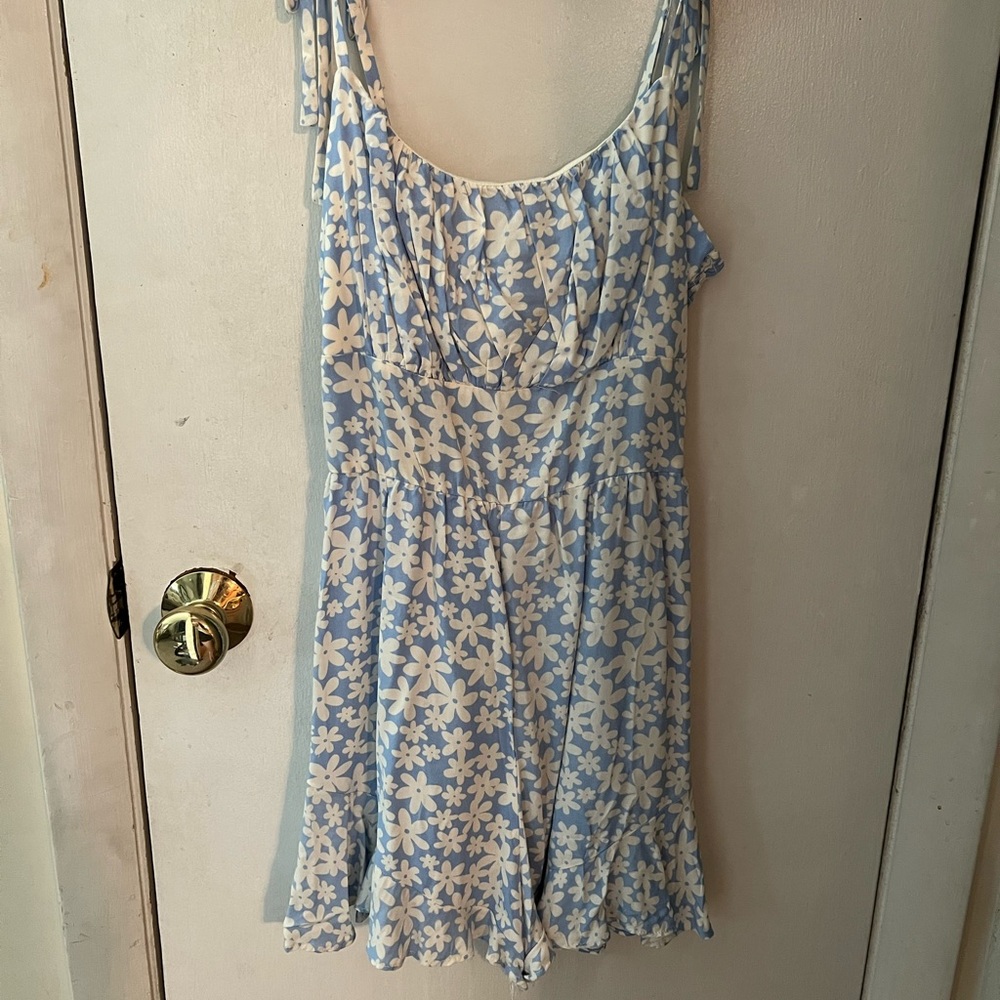 Juniors' Lily Rose Ruffled Flounce Romper